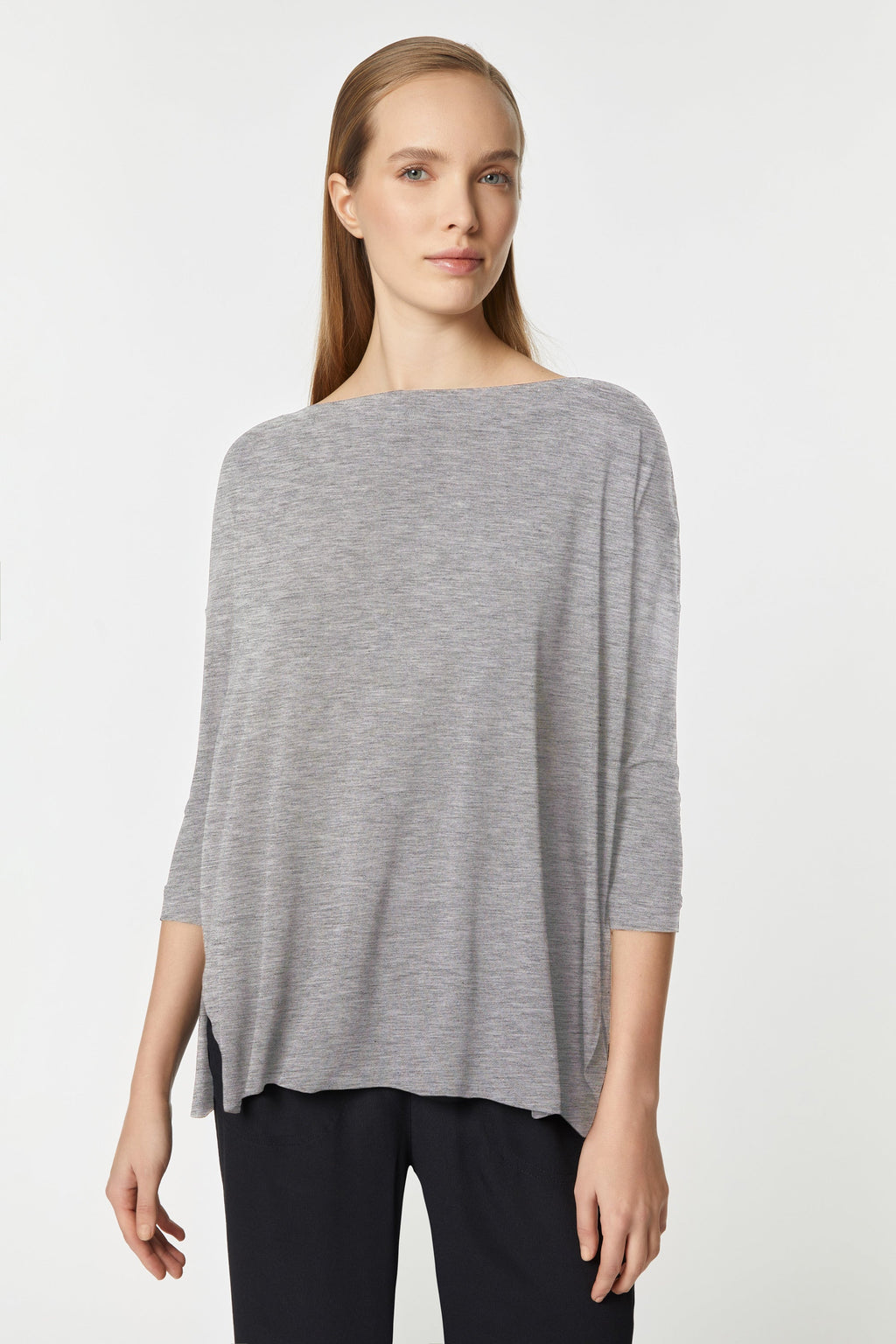 CREW-NECK TOP IN A LIGHT STRETCHY VISCOSE JERSEY WITH A DEEP V-BACK