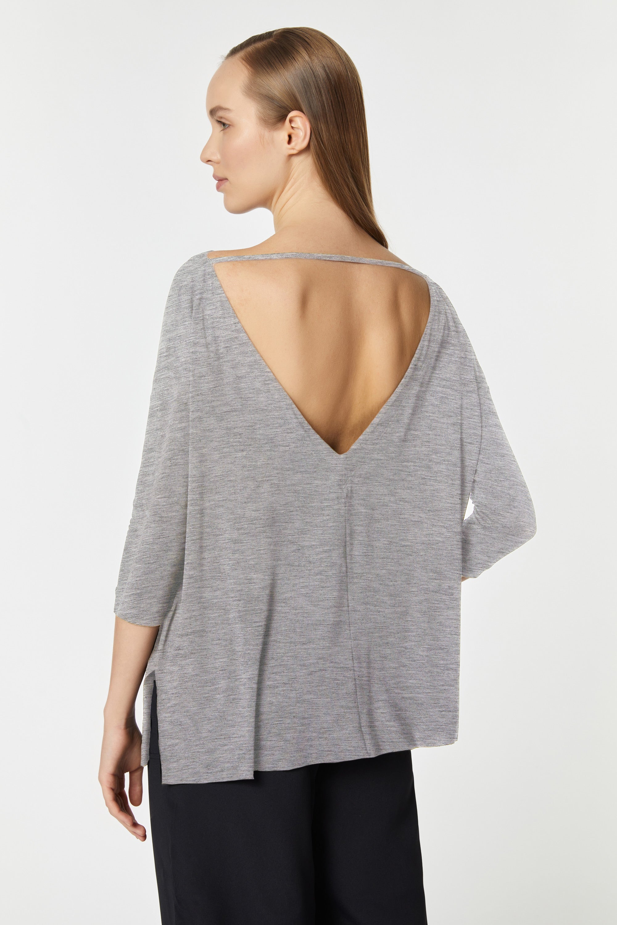 CREW-NECK TOP IN A LIGHT STRETCHY VISCOSE JERSEY WITH A DEEP V-BACK