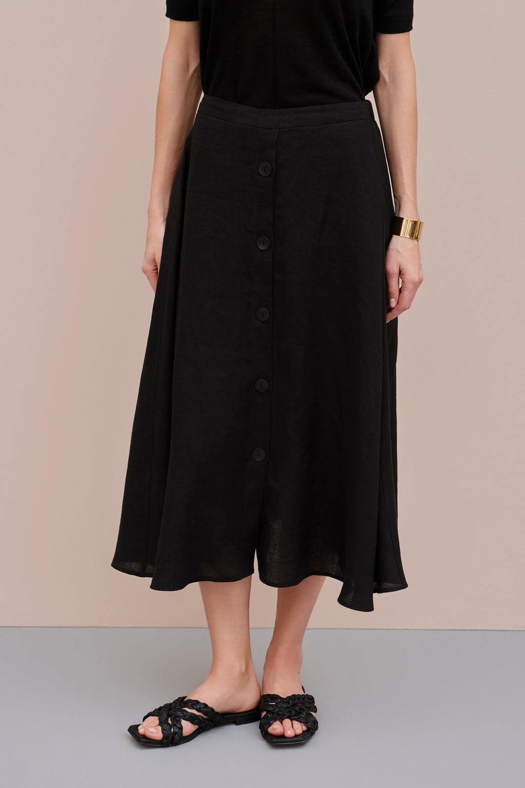 FLARED LINEN SKIRT WITH MOTHER-OF-PEARL BUTTONS