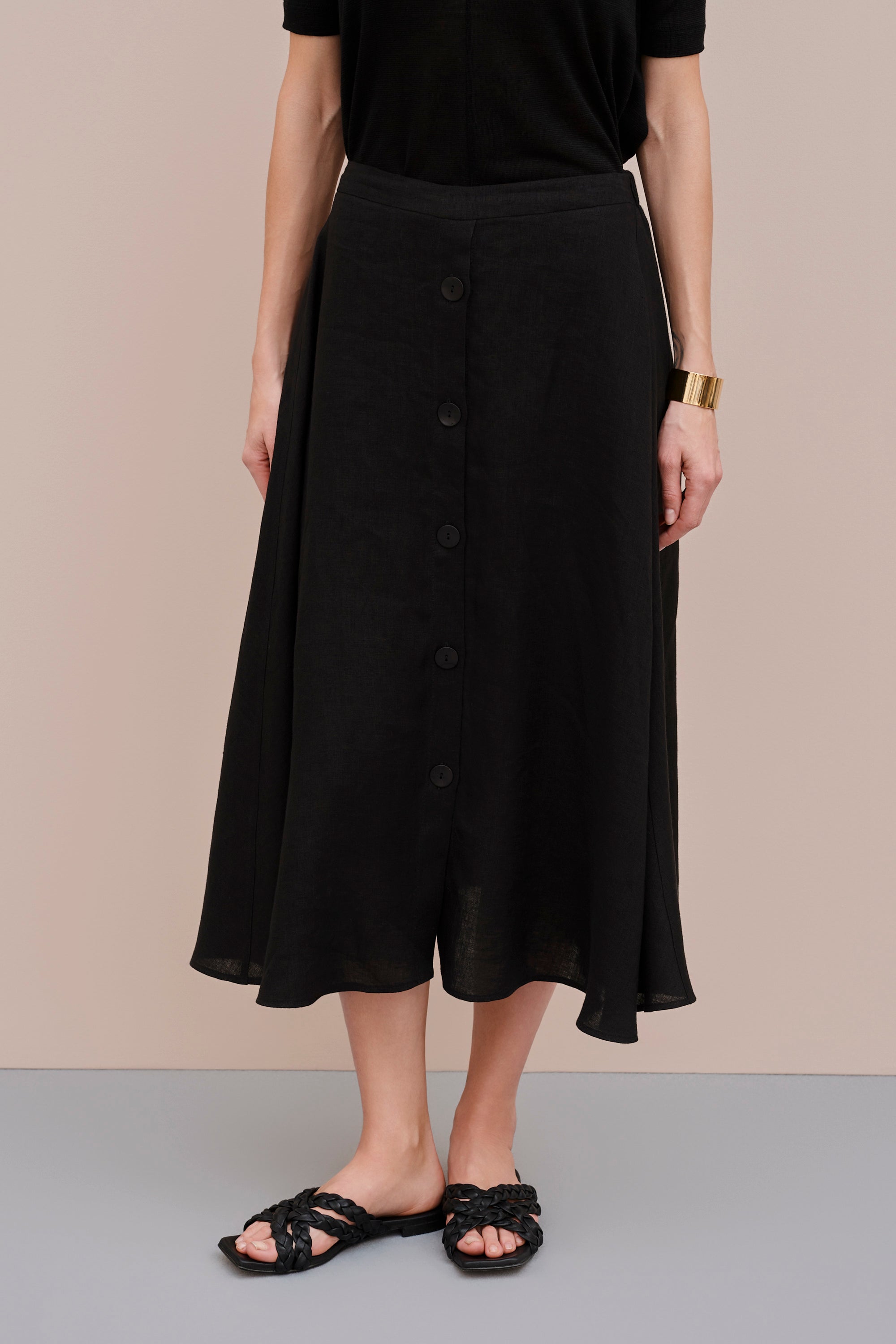 FLARED LINEN SKIRT WITH MOTHER-OF-PEARL BUTTONS