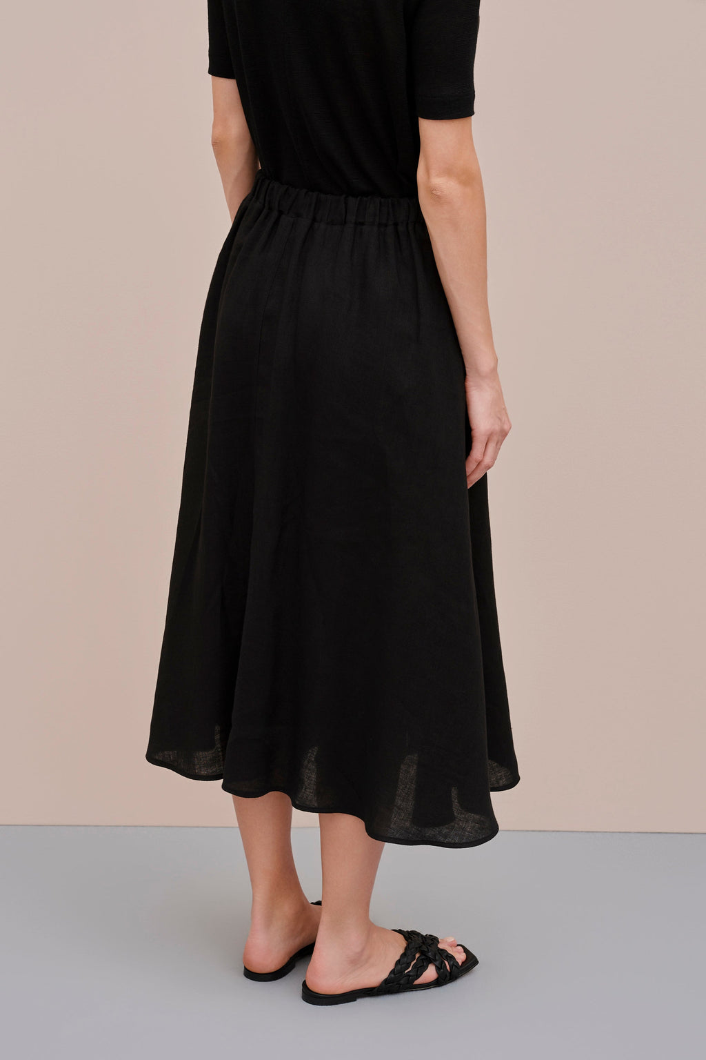 FLARED LINEN SKIRT WITH MOTHER-OF-PEARL BUTTONS