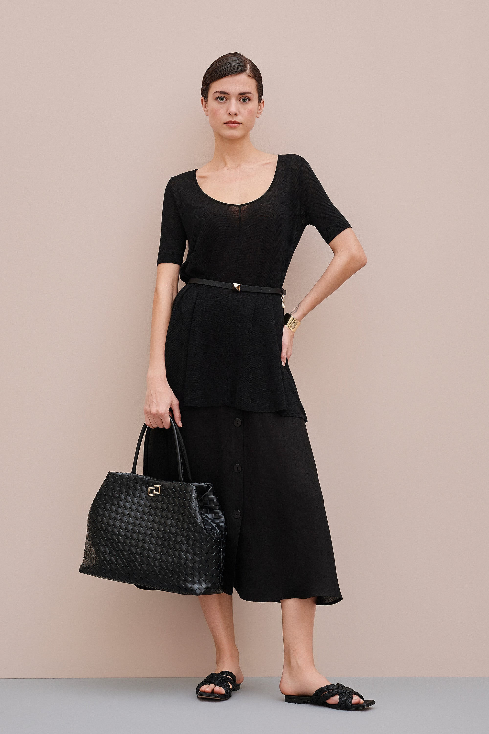 FLARED LINEN SKIRT WITH MOTHER-OF-PEARL BUTTONS